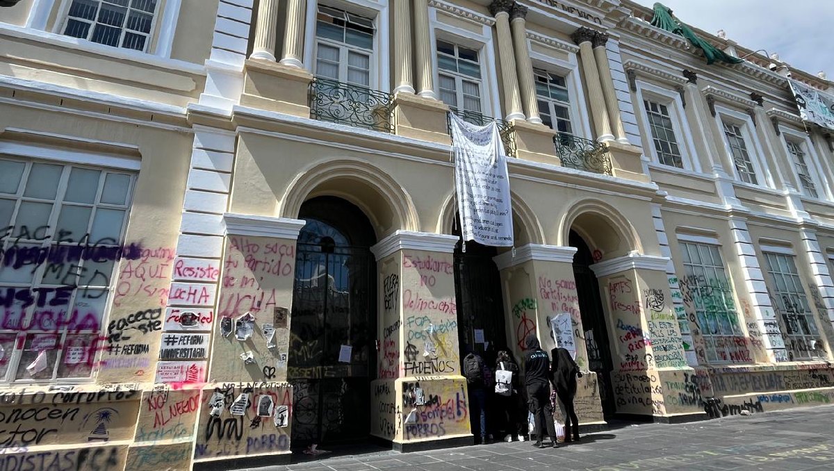 Al menos 16 espacios de la UAEMéx siguen tomados por paristas, incluyendo la rectoría. Foto: (Especial)