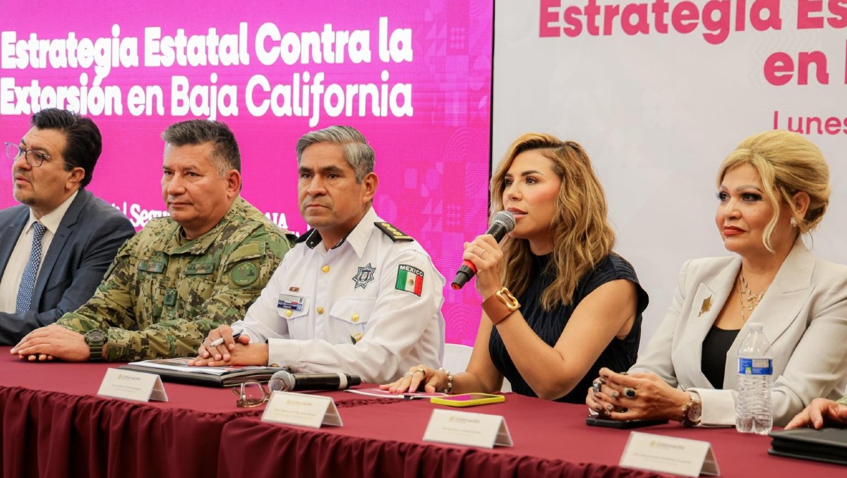La gobernadora de BC, Marina del Pilar (segunda de derecha a izquierda), encabezó la presentación de la estrategia. | Foto: Especial