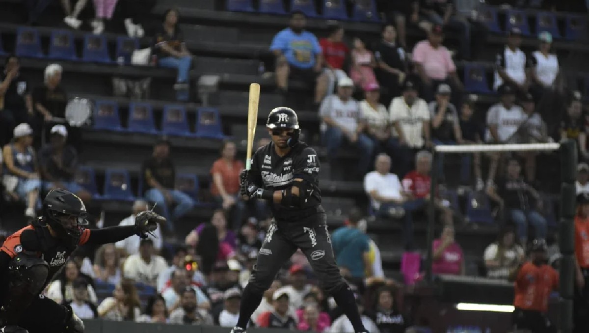 Sultanes de Monterrey caen ante Tecolotes en el primer juego de la serie (Sultanes de Monterrey)