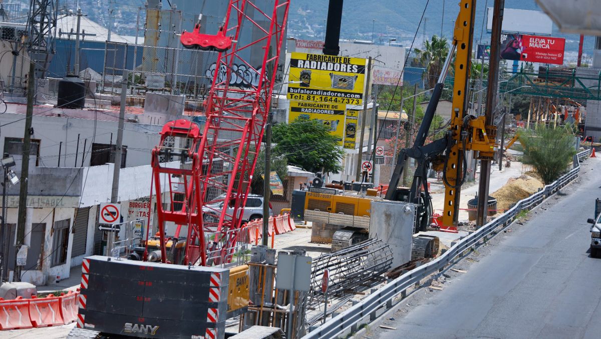Los cierres en avenida Miguel Alemán, tanto en Guadalupe como en San Nicolás, obligan a los clientes a buscar otras opciones. Jorge López
