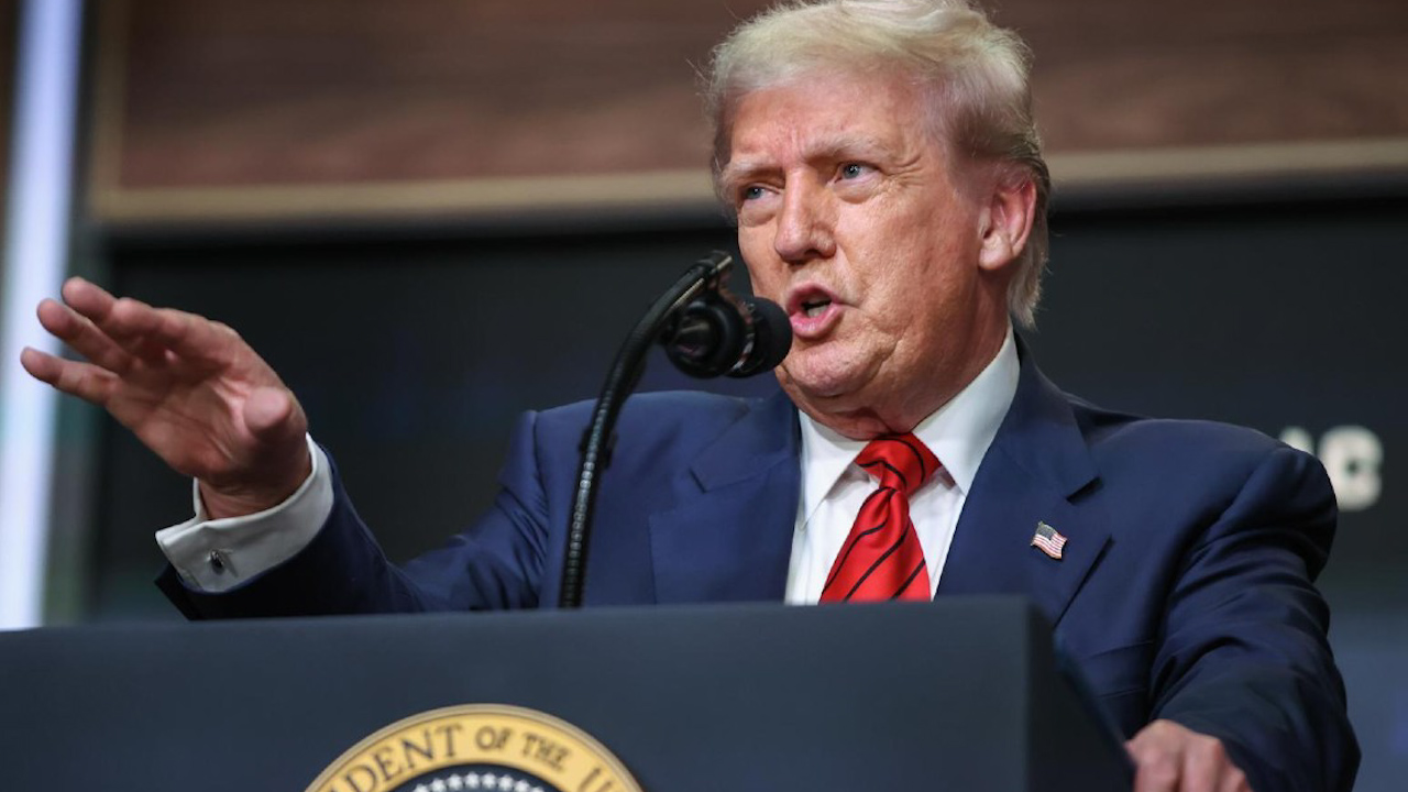 Donald Trump amaga con enviar al FBI por crisis política en Texas
