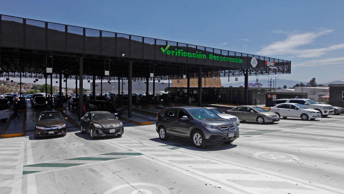 Jalisco busca mayor cumplimiento de la verificación vehicular durante 2025 (Archivo/Fernando Carranza)