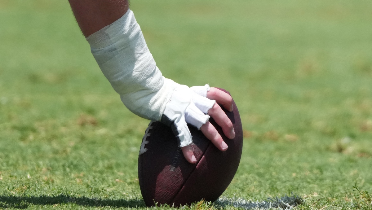 Jugadores de la NFL explotan tras prohibición de sales aromáticas e inhalantes de amoniaco (Reuters)