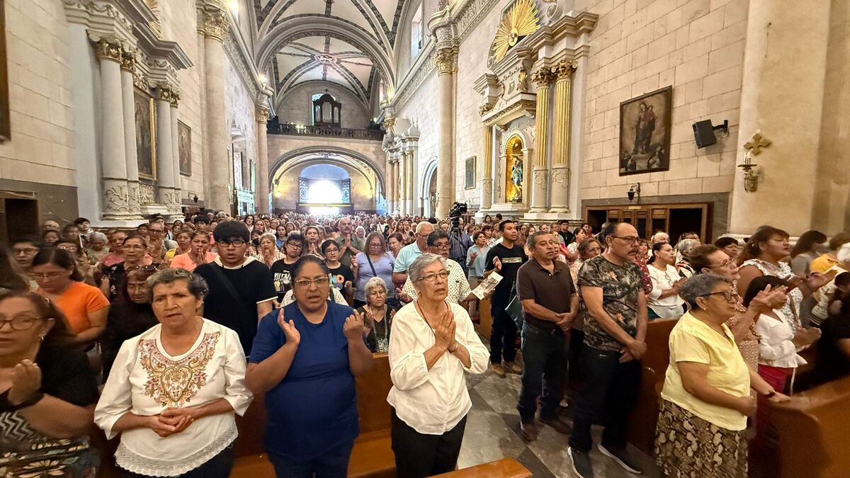 En Saltillo, fiesta al Santo Cristo de la Capilla reúne a miles. (Especial)
