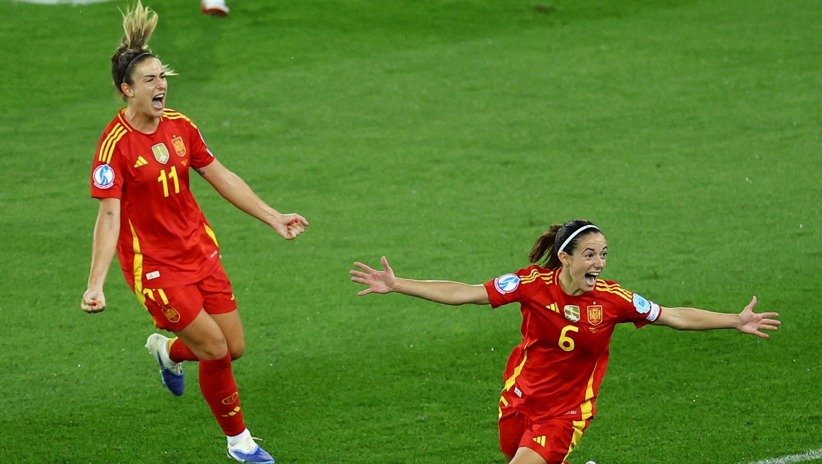 Alexia Putellas y Aitana Bonmatí, futbolistas que también son activistas sociales (Reuters)