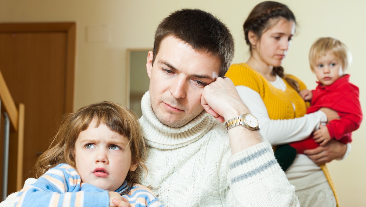 El burnout parental tiene cuatro características que lo diferencian del burnout laboral | Freepik