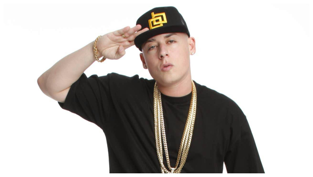 Cosculluela sufre violento asalto en su casa: le roban más de 300 mil dólares