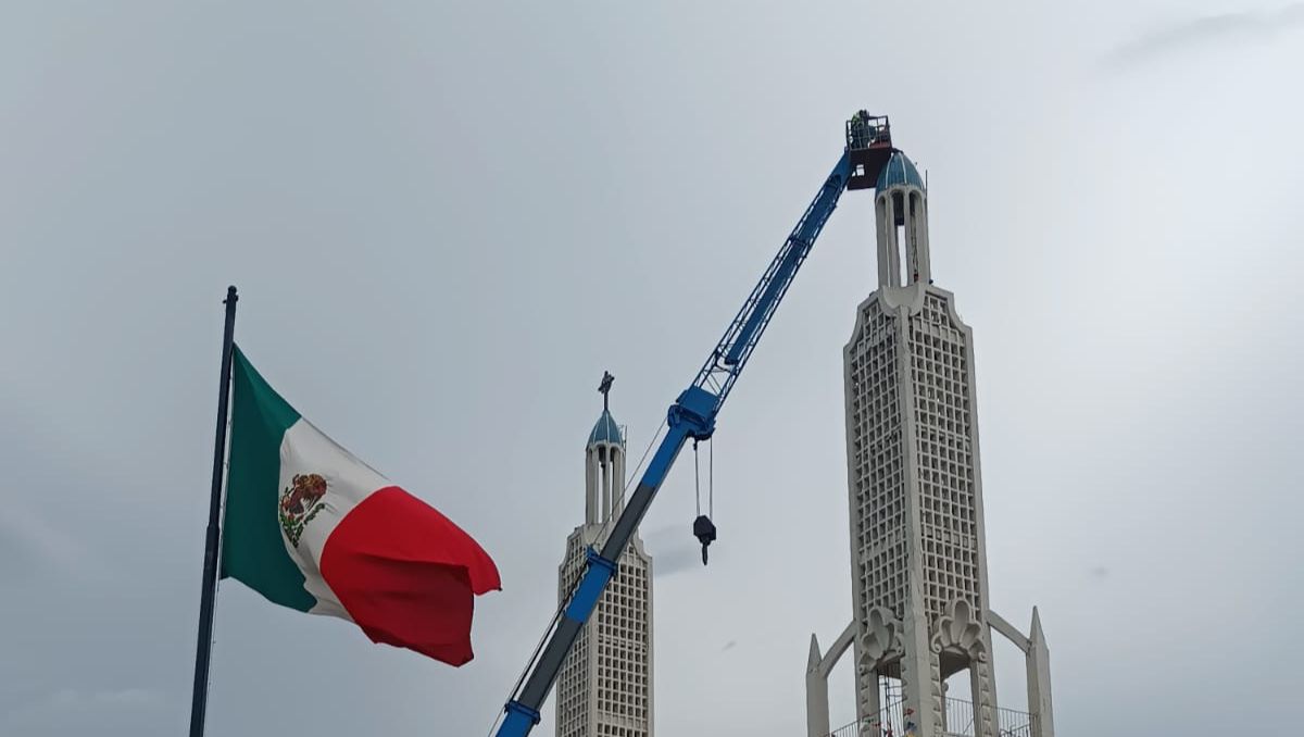 La cruz de acero fue reinstalada en la Parroquia Nuestra Señora de Guadalupe. | Especial