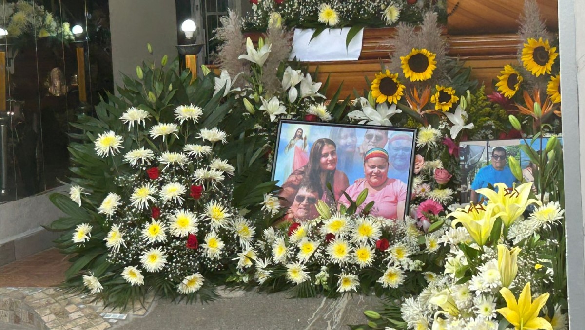 Familia de víctimas en Irapuato piden ayuda para sepultarlos | Christian Ortiz