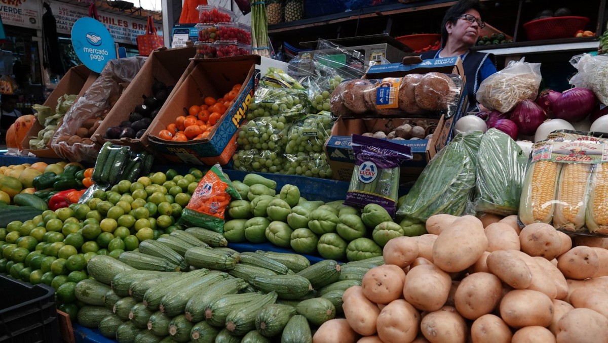 El reporte sobre la inflación del Inegi detallo que el pollo, uva, aguacate y jitomate disminuyeron sus precios. Foto: Cuartoscuro