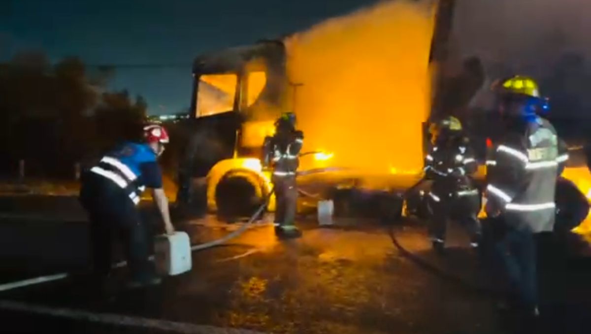 La circulación en el tramo fue parcialmente cerrada para sofocar el fuego. Especial