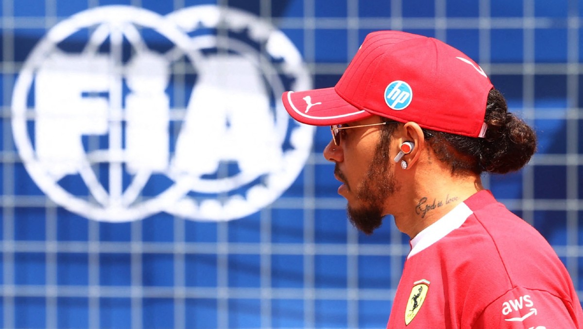 Lewis Hamilton vive su punto más bajo en su carrera con Ferrari (Reuters)
