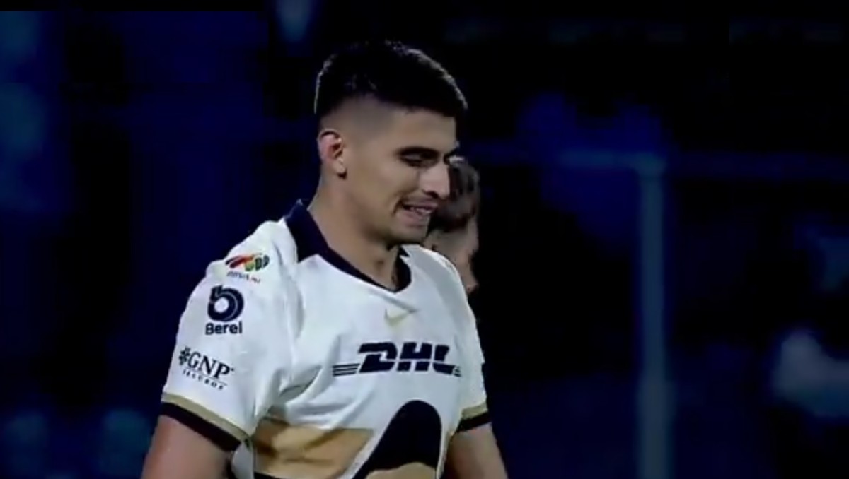 Guillermo Martínez protagoniza increíble falla con Pumas (Especial)