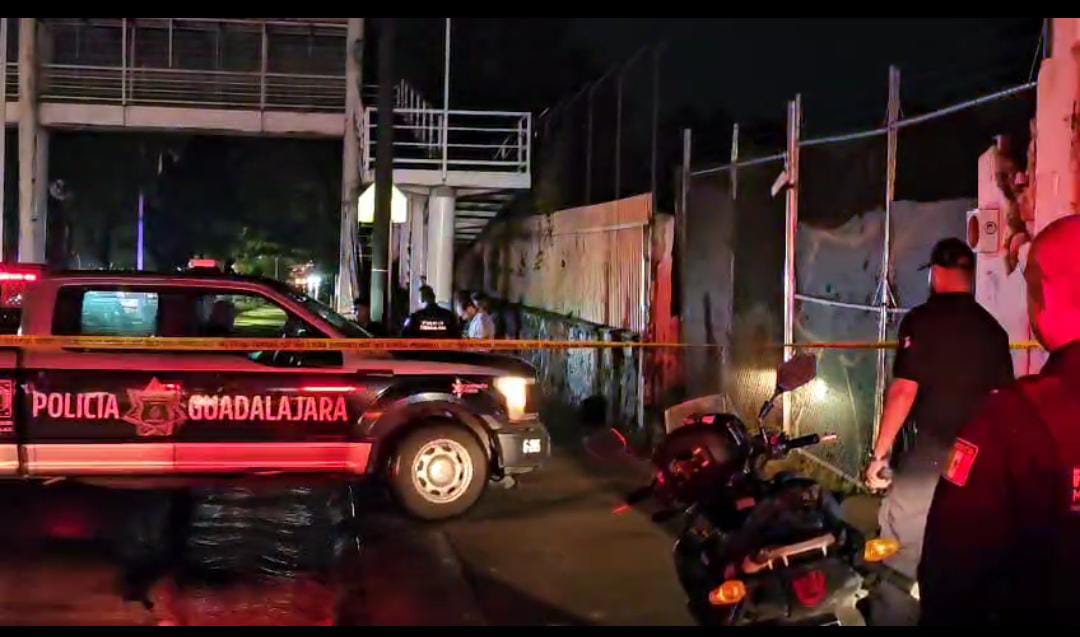 El accidente ocurrió sobre la avenida López Mateos Sur. (Vicente Torres)