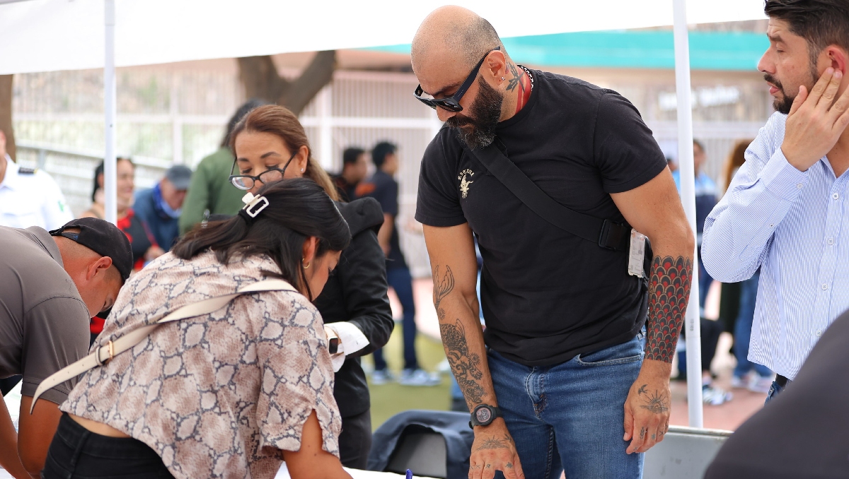 El ayuntamiento de Zapopan inició con la entrega de recursos a los damnificados de Tabachines y La Martinica (Foto: Cortesía)