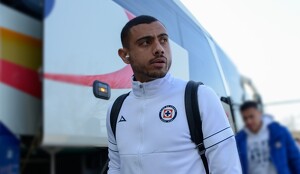 Cruz Azul se libera de Giorgos Giakoumakis que fichará con el PAOK, de Grecia.