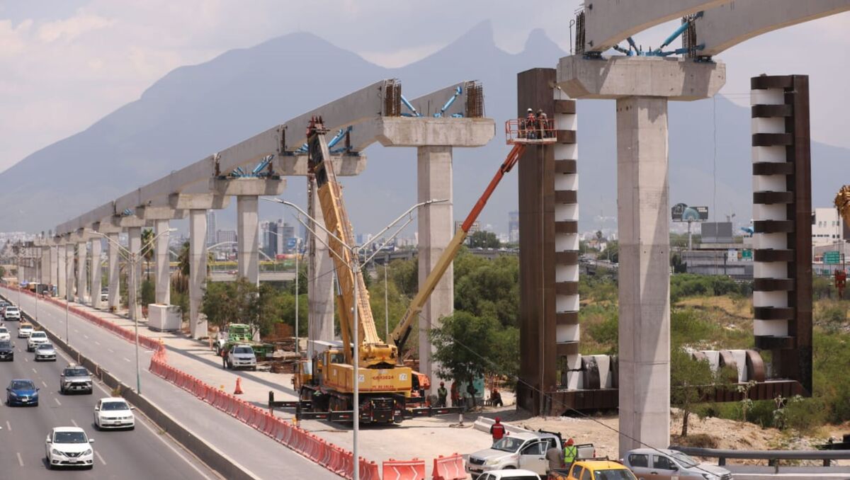 La escultura forma parte Ruta Escultórica del Acero y el Cemento.  | Luis Guerra.