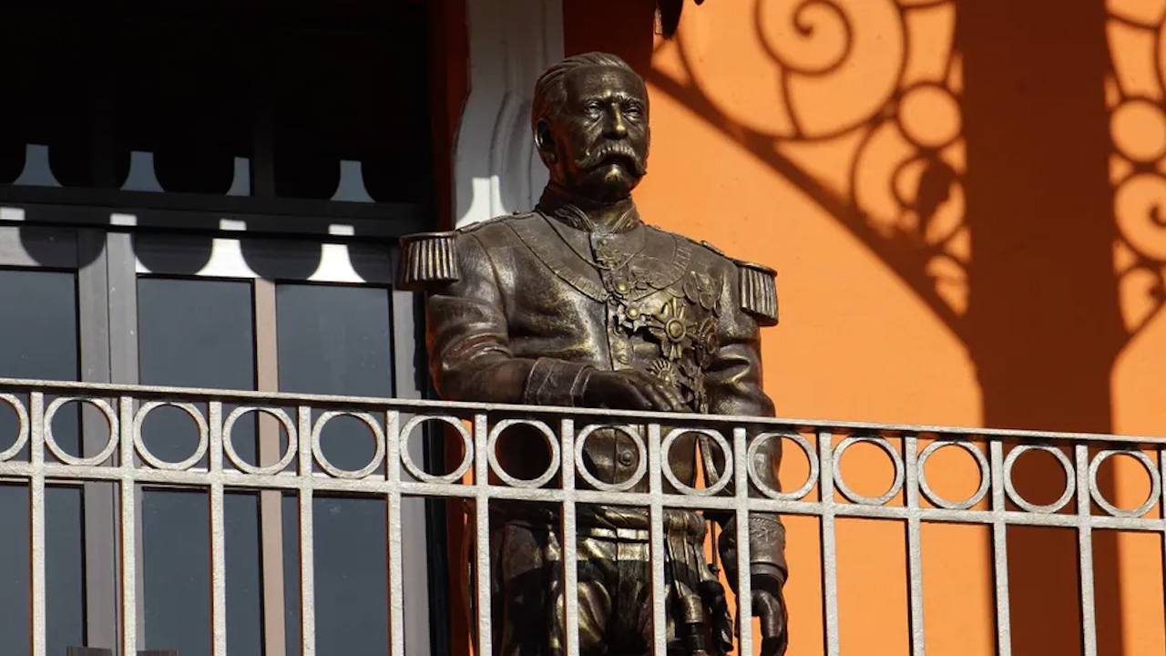 La última estatua de Porfirio Díaz lucha contra el olvido en la ciudad que ayudó a transformar