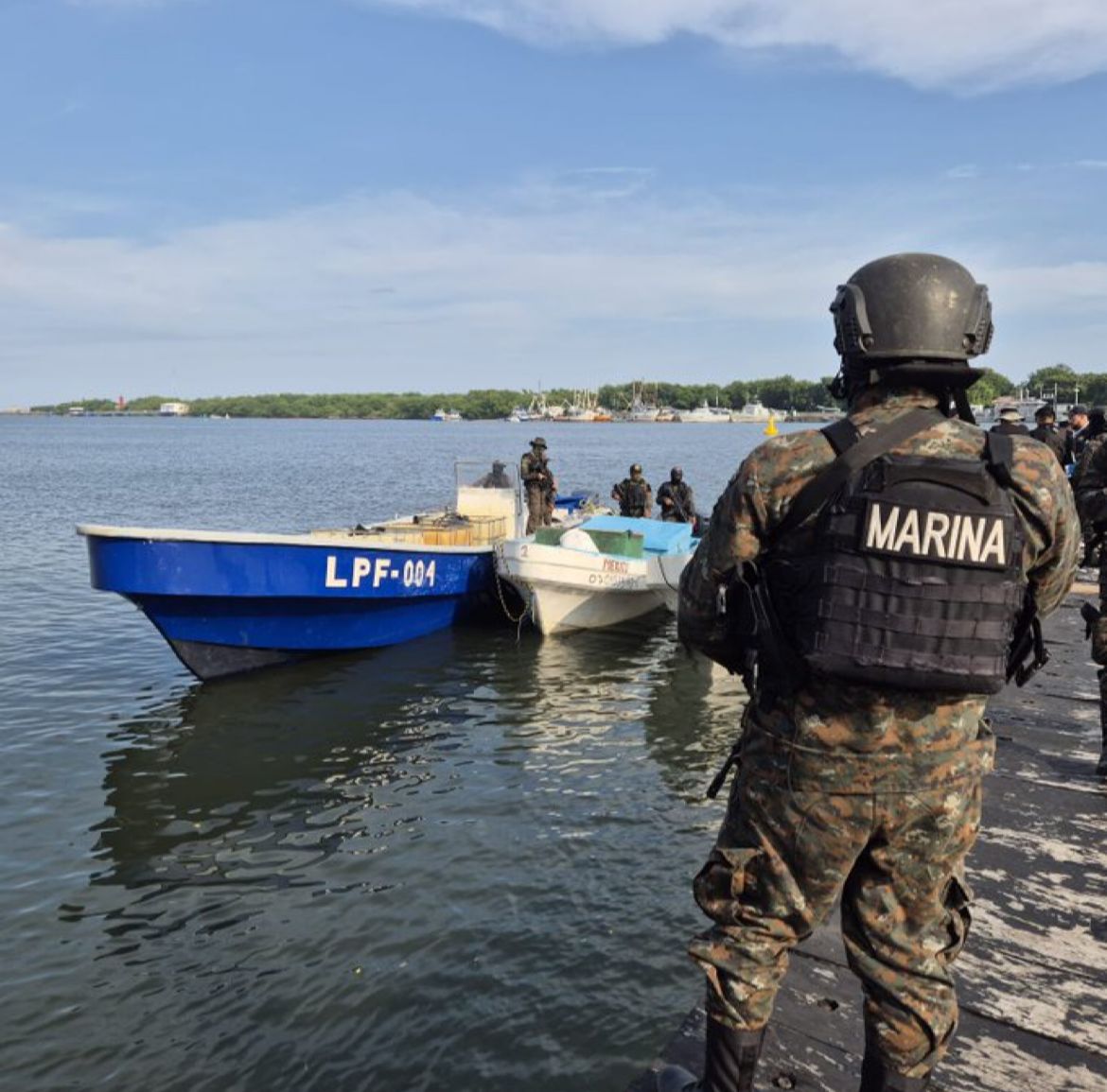 En lanchas transportaban paquetes de cocaína en el océano Pacífico. | @Ejercito_GT