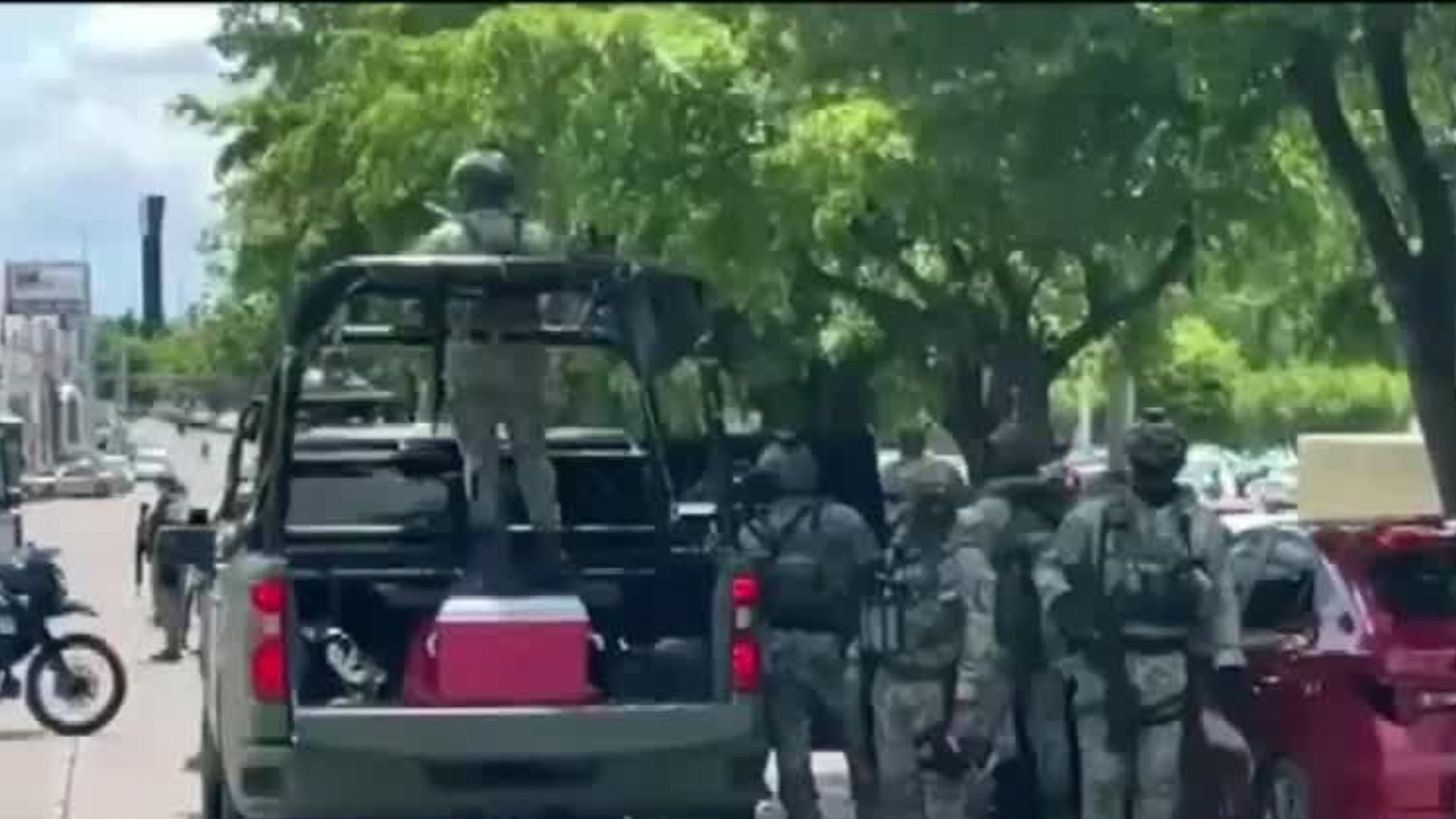 En Sinaloa, 2 civiles son detenidos en operativo; se desconocen las razones