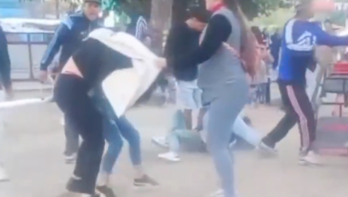 Se arma batalla campal en pleno festival infantil | ESPECIAL