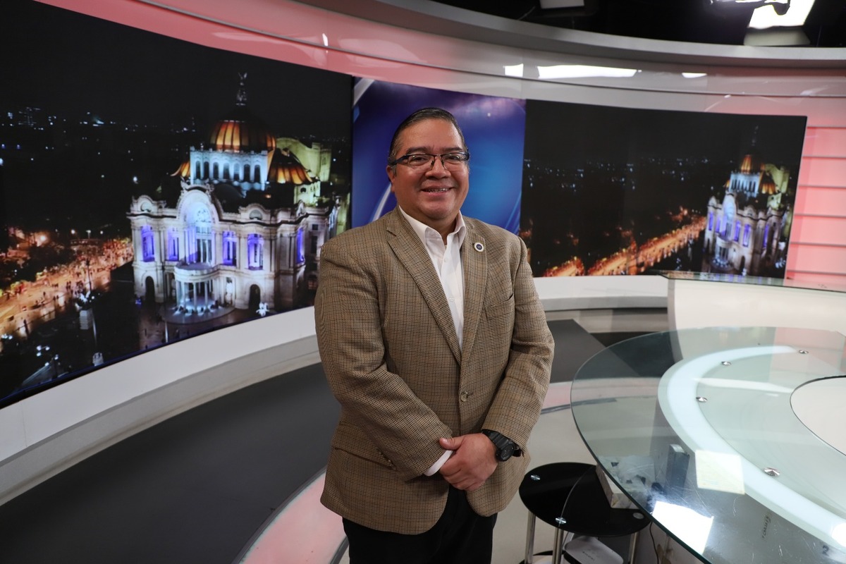 El entrevistado llegó. aser un colaborador cercano de Ernestina Godoy (Octavio Hoyos).