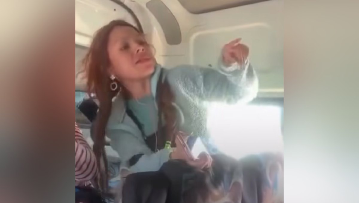 'Lady Combi' insultó por su color de piel a los pasajeros de una combi en la México-Puebla. Foto: (Especial)