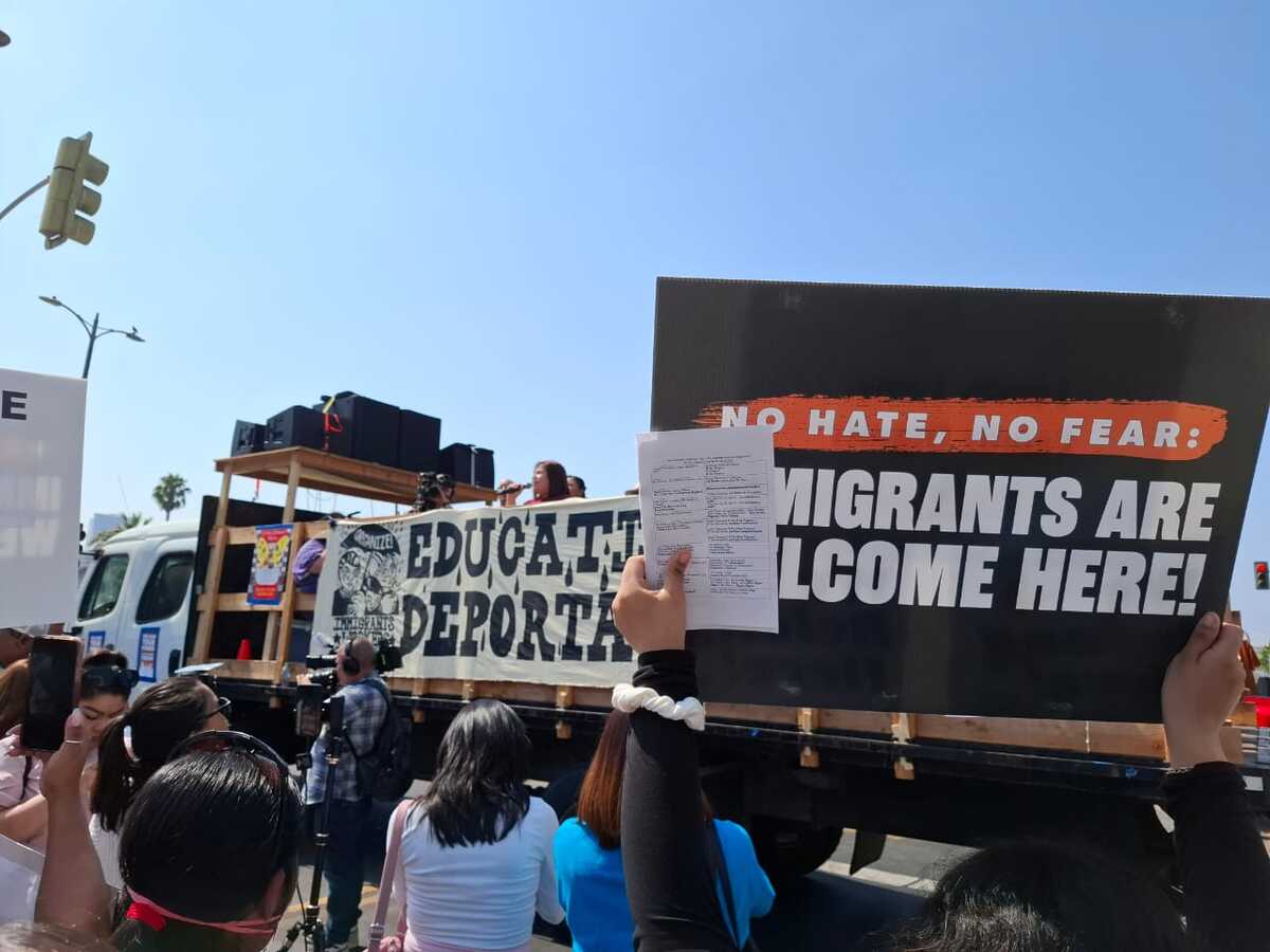 Miembros de la comunidad migrante organizaron una jornada de paro en Los Ángeles. | Liliana Padilla
