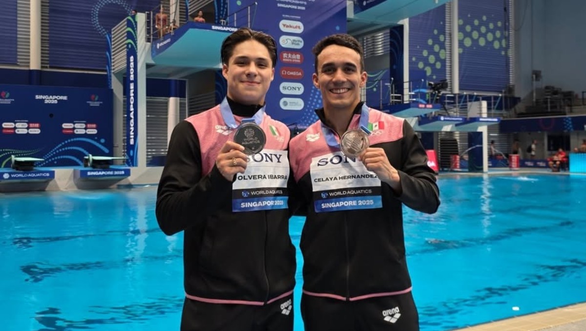 Osmar Olvera y Juan Manuel Celaya, subcampeones en el Mundial de Natación de Singapur (Instagram @osmardiver05)