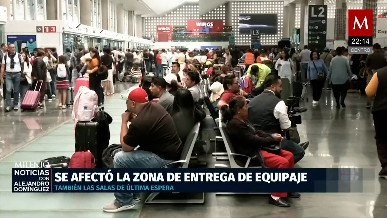 Pasajeros enfrentan largas esperas en el AICM por retrasos tras lluvias torrenciales en la capital
