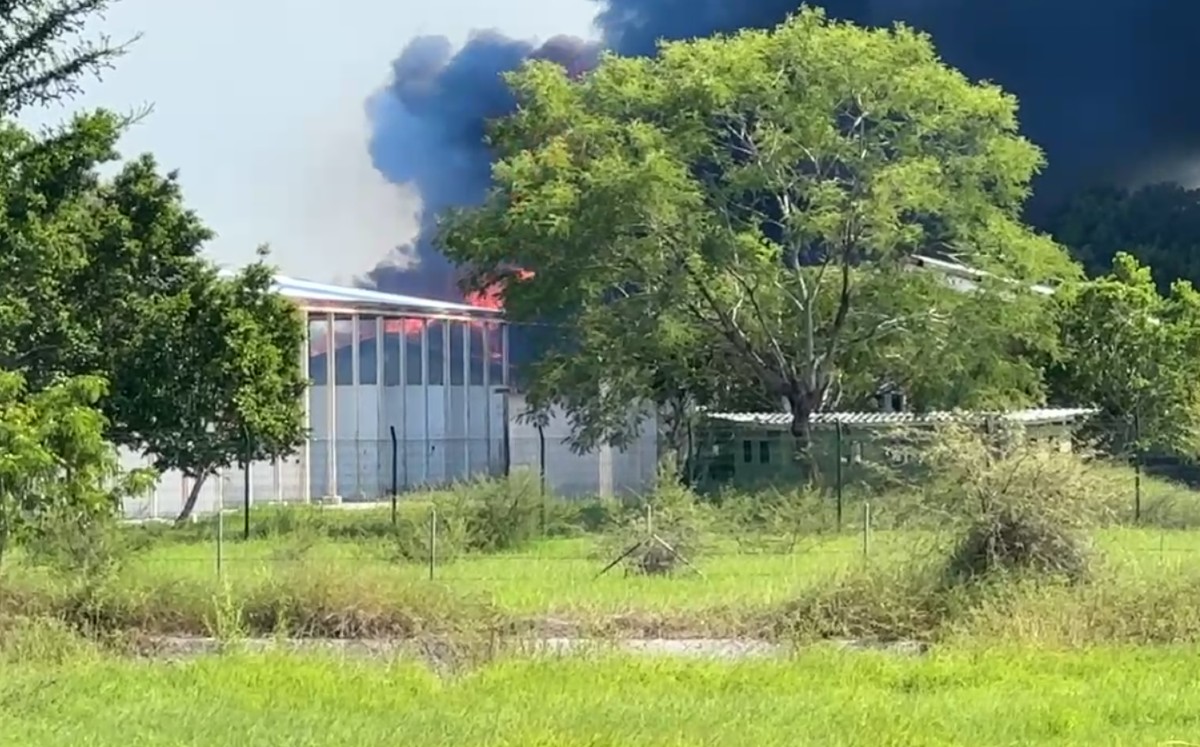 Reportan INCENDIO en las instalaciones de la SEDENA; ubicadas en la carretera Tampico-Mante. | Red News Mante