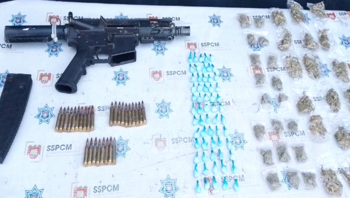 También se les aseguró 38 dosis de mariguana y un arma larga. | Especial
