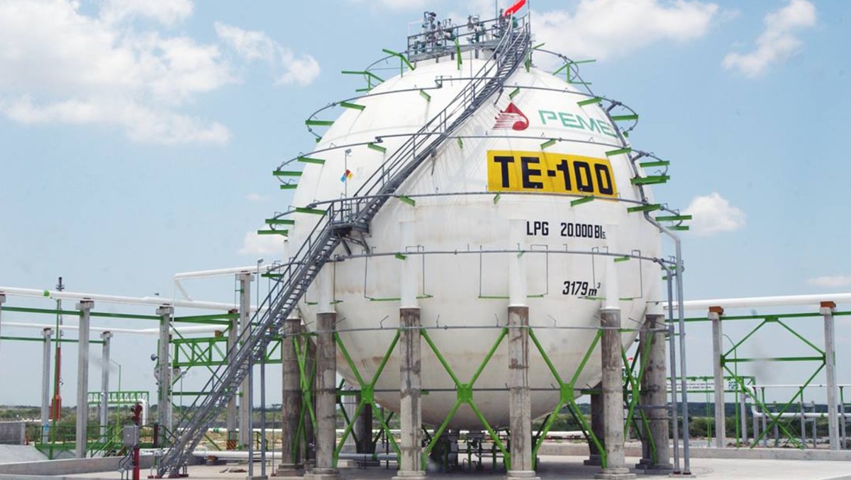 Tanque en complejo de Pemex Burgos, en Reynosa.