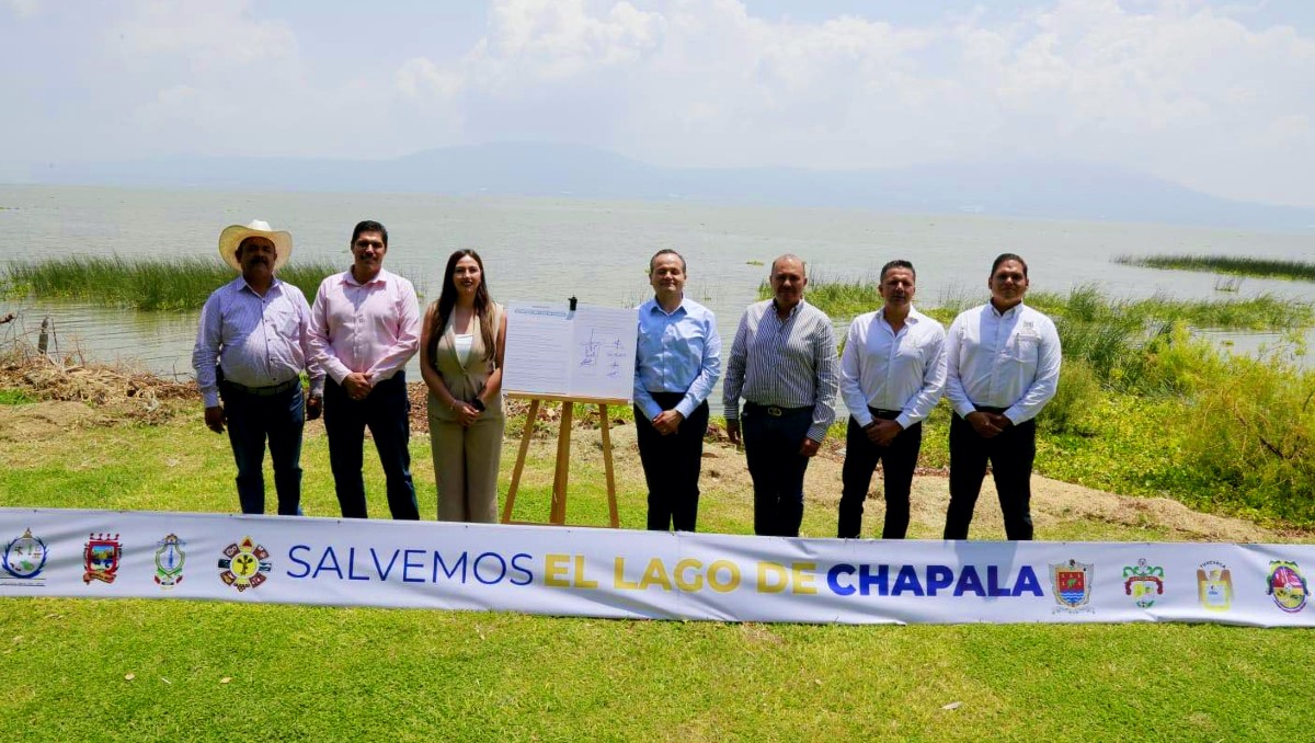 Alcaldes de Jalisco firman manifiesto para defender Lago de Chapala