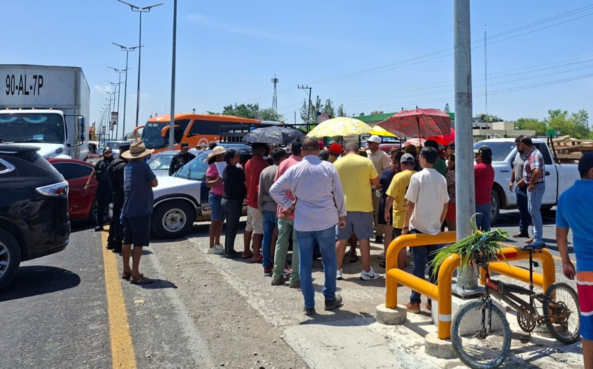 Cierran carretera Tampico - Mante por manifestación en Altamira. |   SSPT