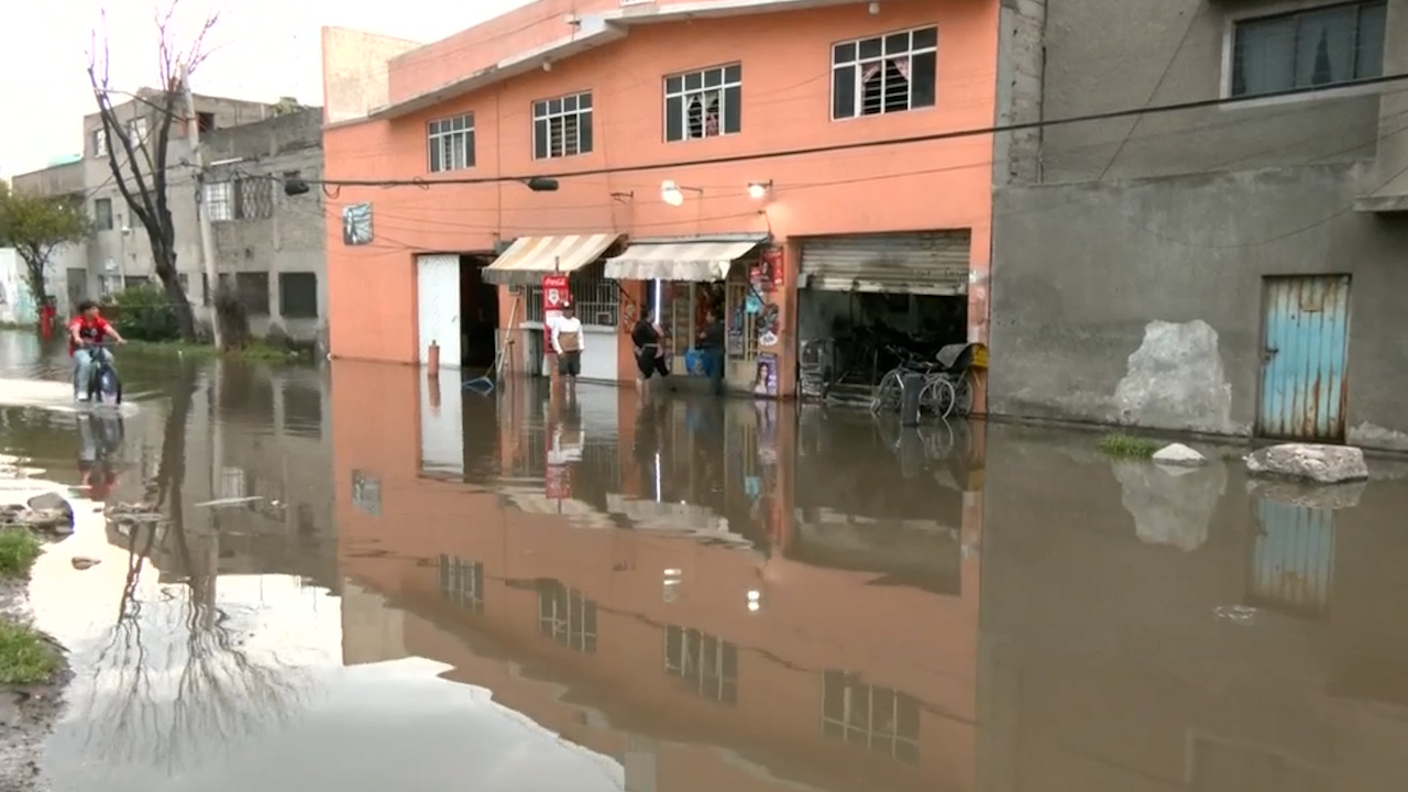 Inundaciones dañan viviendas en Ecatepec; vecinos de Granjas Valle de Guadalupe piden apoyo