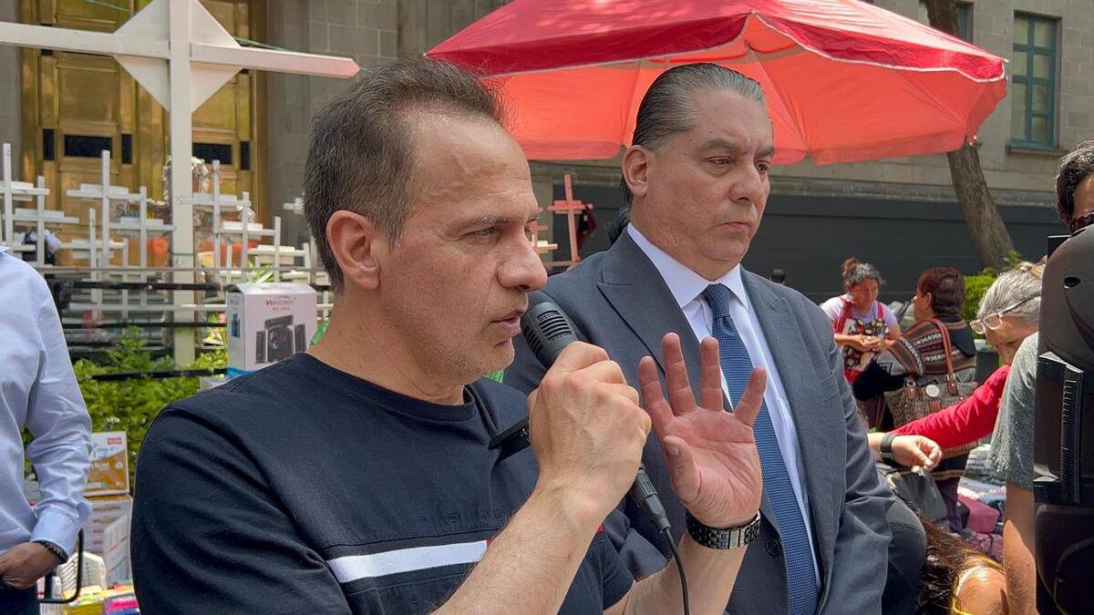 Israel Vallarta afuera de la SCJN | Rubén Mosso