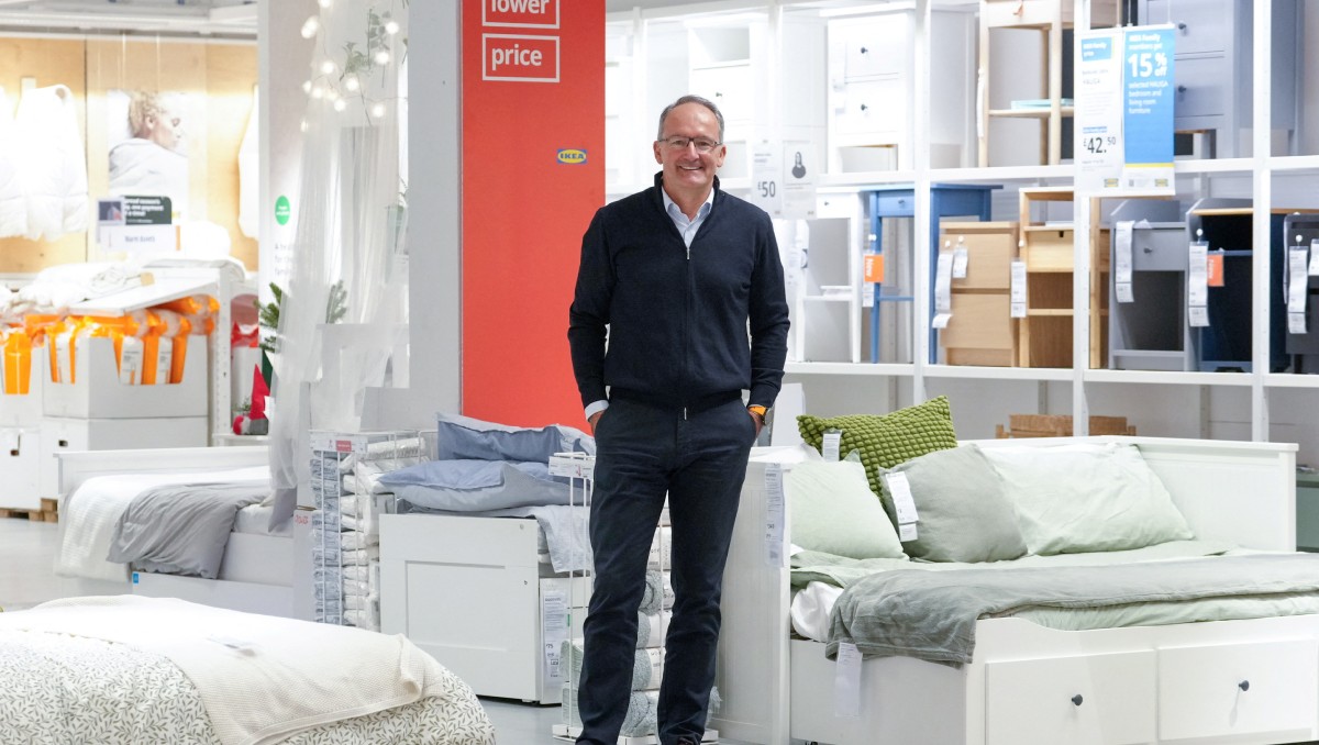 Juvencio Maeztu, visita una tienda IKEA en Londres, Reino Unido. Noviembre de 2023. Foto: Reuters