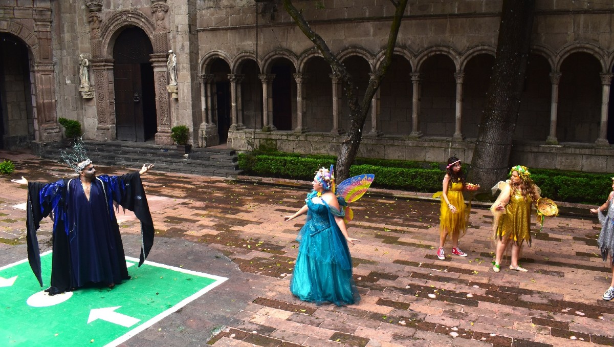 En esta puesta en escena hay personajes fantásticos y reales  | Foto: Eder Zárate