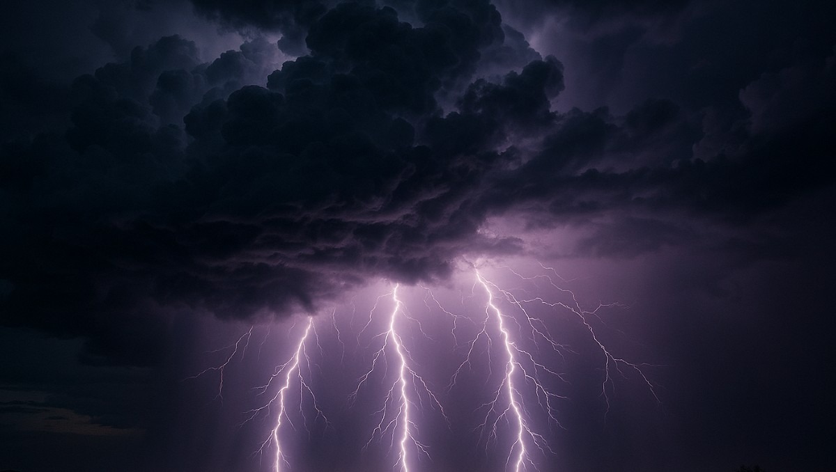 Las tormentas eléctricas suelen acompañar a las fuertes lluvias | IA Discover Milenio