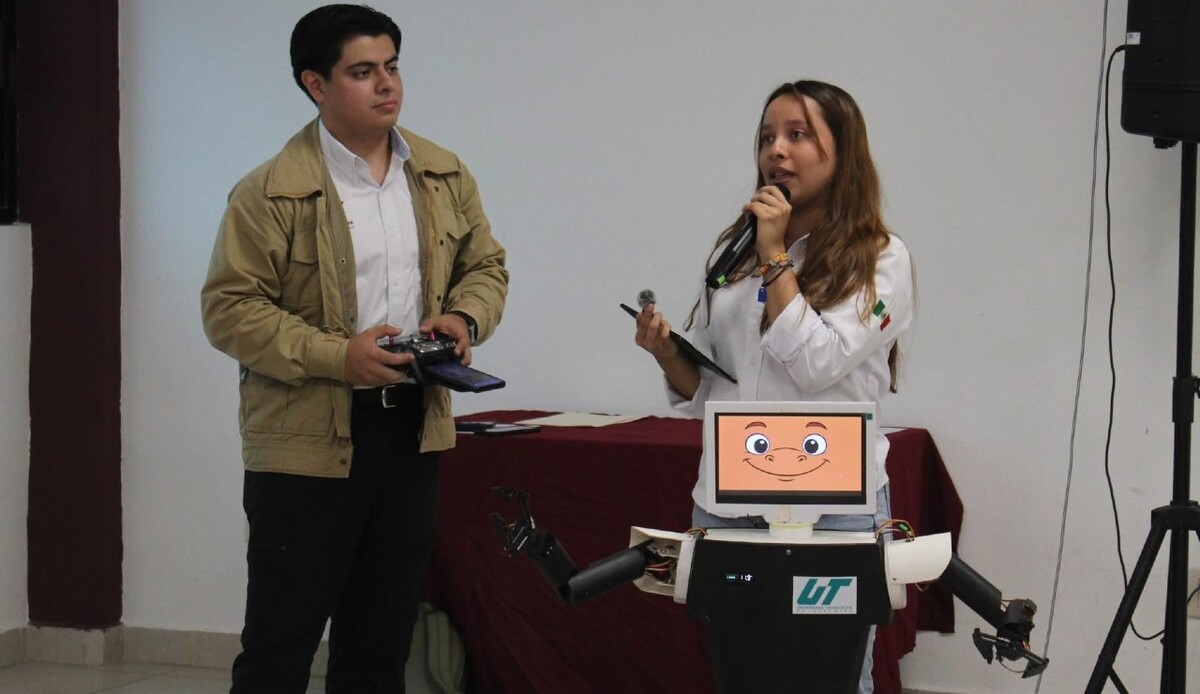 Alumnos de la UT Altamira presentan robots