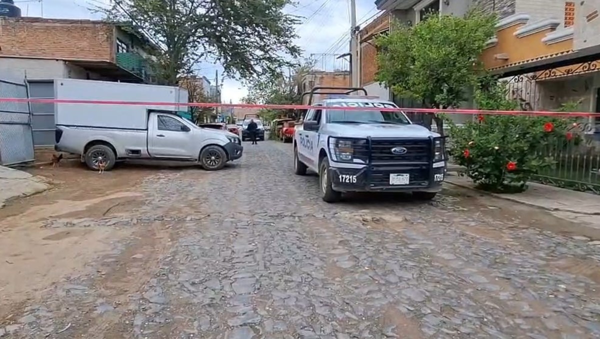 Autoridades vigilan lugar asegurado por hallazgo de químicos en Tlaquepaque (Juan Carlos Munguía)