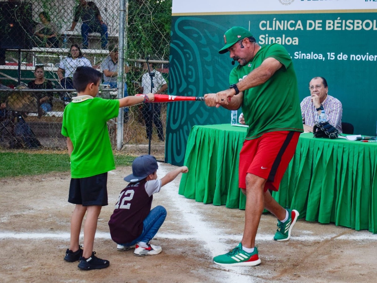 En el 2023, la Clínica de Beisbol contó con  la presencia del beisbolista Benjamin Gil. | @Tu_IMSS