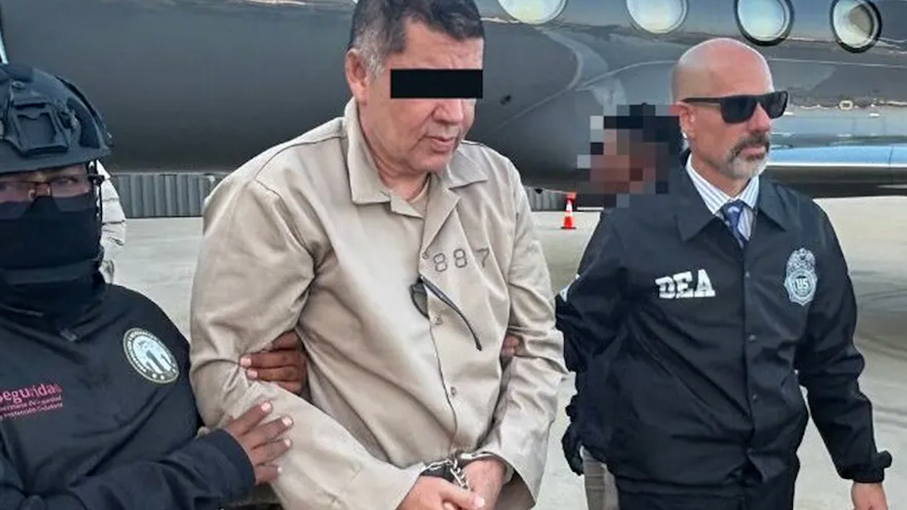 El Cuini' fue recibido por el jefe de la DEA tras su llegada a EU