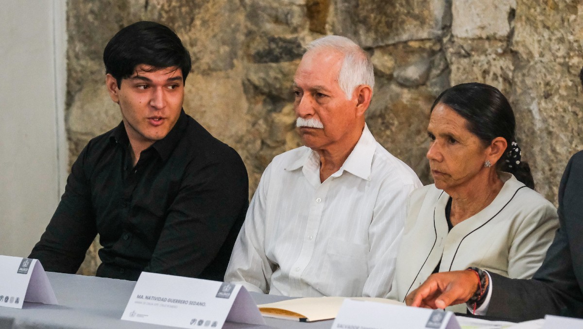 Familiares acudieron al acto oficial donde el gobierno de Jalisco reconoció su responsabilidad (Cortesía Gobierno de Jalisco)