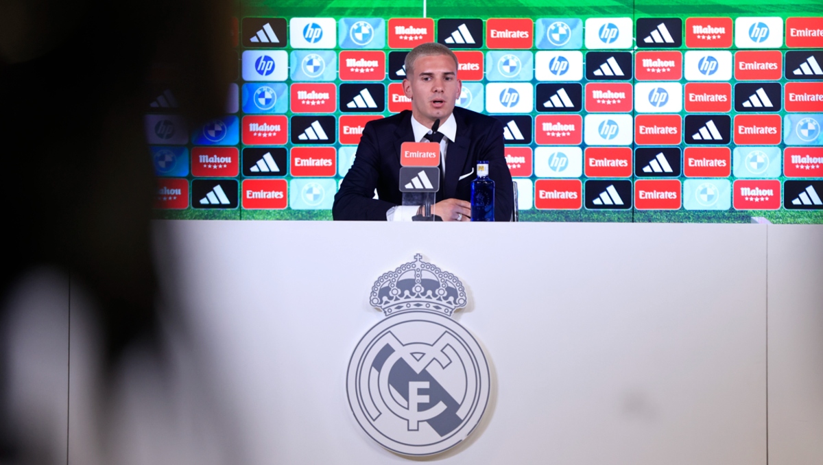 Franco Mastantuono es presentado oficialmente con el Real Madrid (EFE)