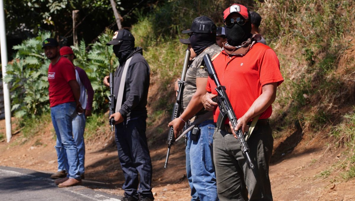 Los grupos de autodefensas en Michoacán surgieron como un síntoma de la ausencia de autoridades estatales y federales | Foto: Cuartoscuro