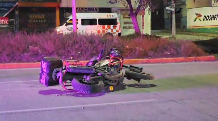 Motociclista atropella a dos personas en bulevard Minero. (Guadalupe Trejo)