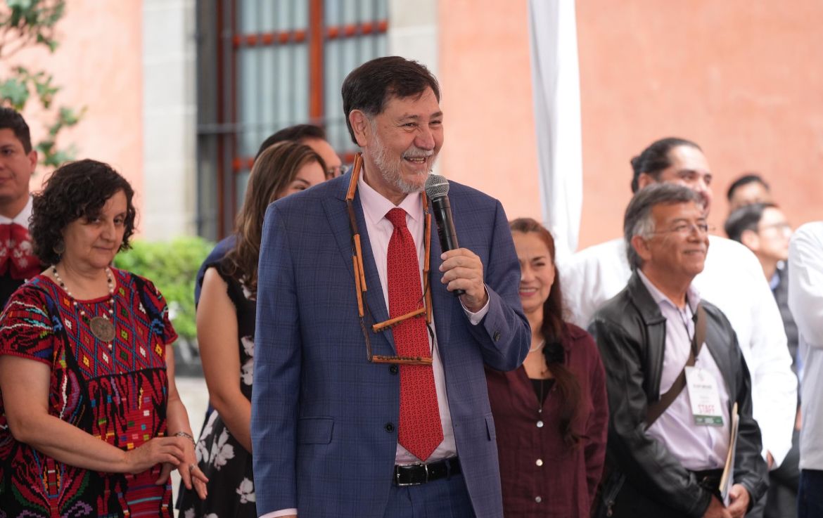 Noroña dijo que trabajará hasta que no existan carencias en la sociedad. (Foto:@fernandeznorona)
