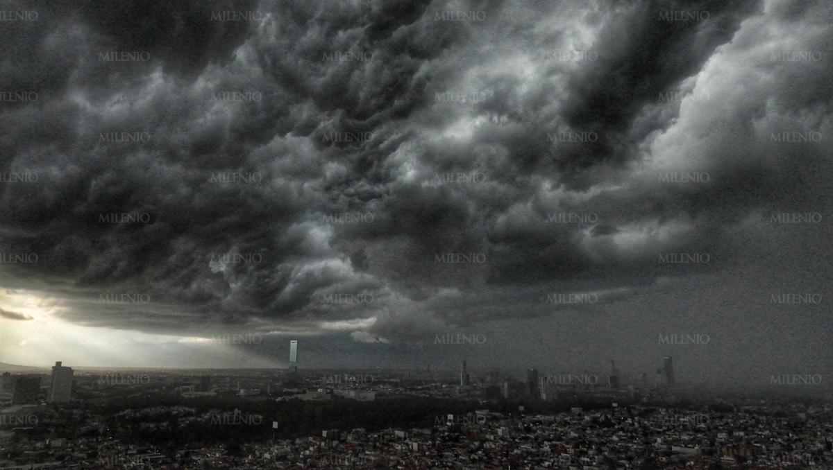 Puebla capital registra fuerte lluvia hoy jueves 14 de agosto | Fotos | Andrés Lobato
